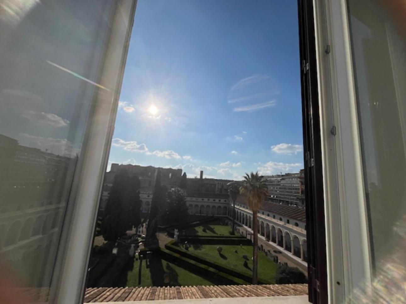 Camera X2 Con Magnifica Vista Sul Chiostro Di Michelangelo E Le Terme Di Diocleziano Ρώμη Εξωτερικό φωτογραφία